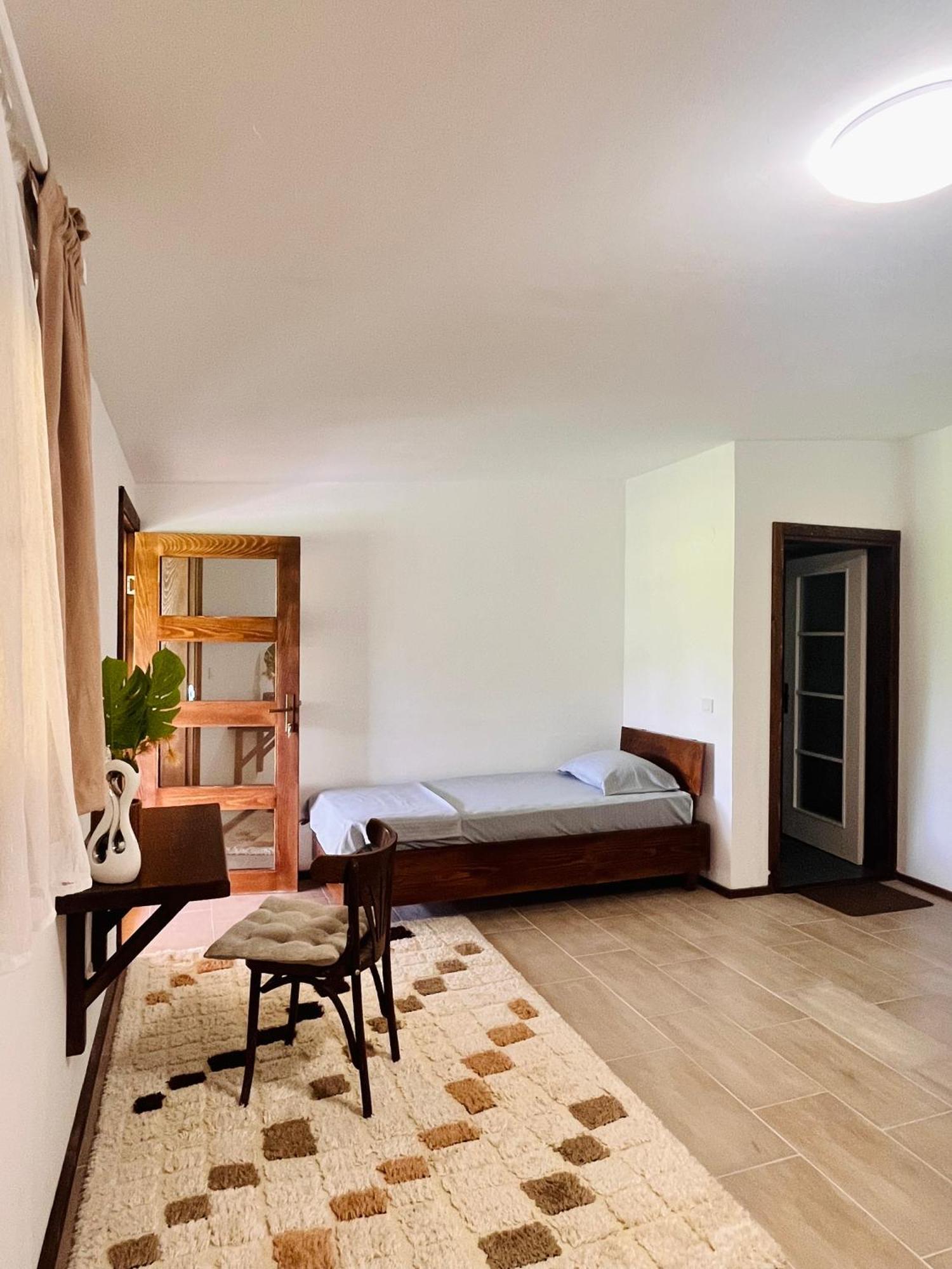 Balabani Local Stay Golubovci 外观 照片