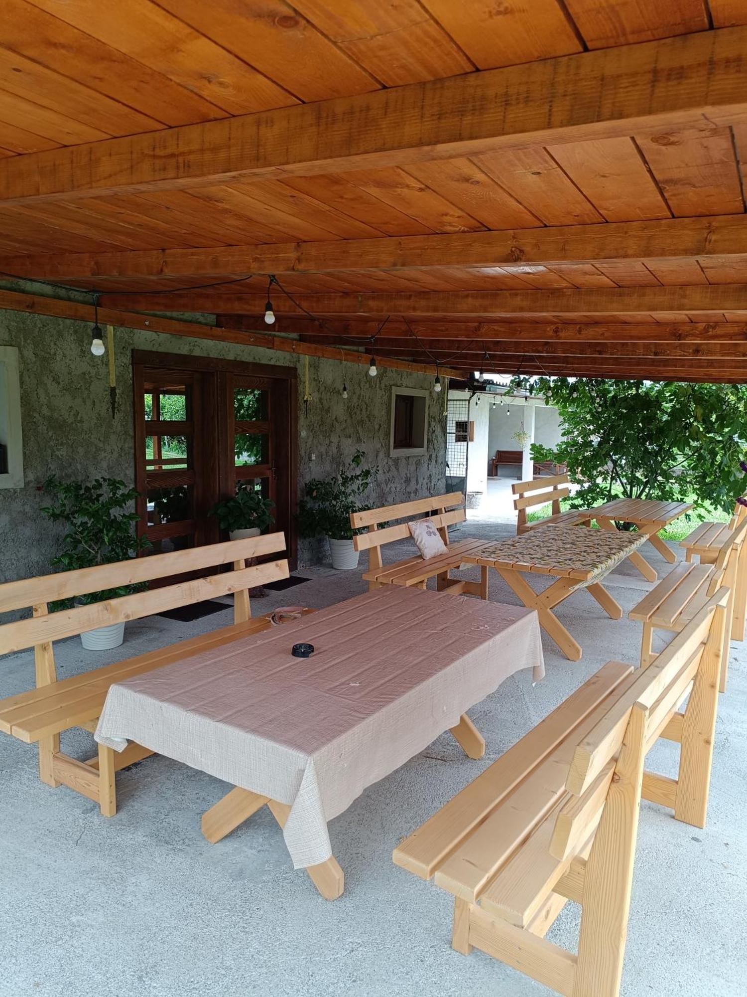 Balabani Local Stay Golubovci 外观 照片