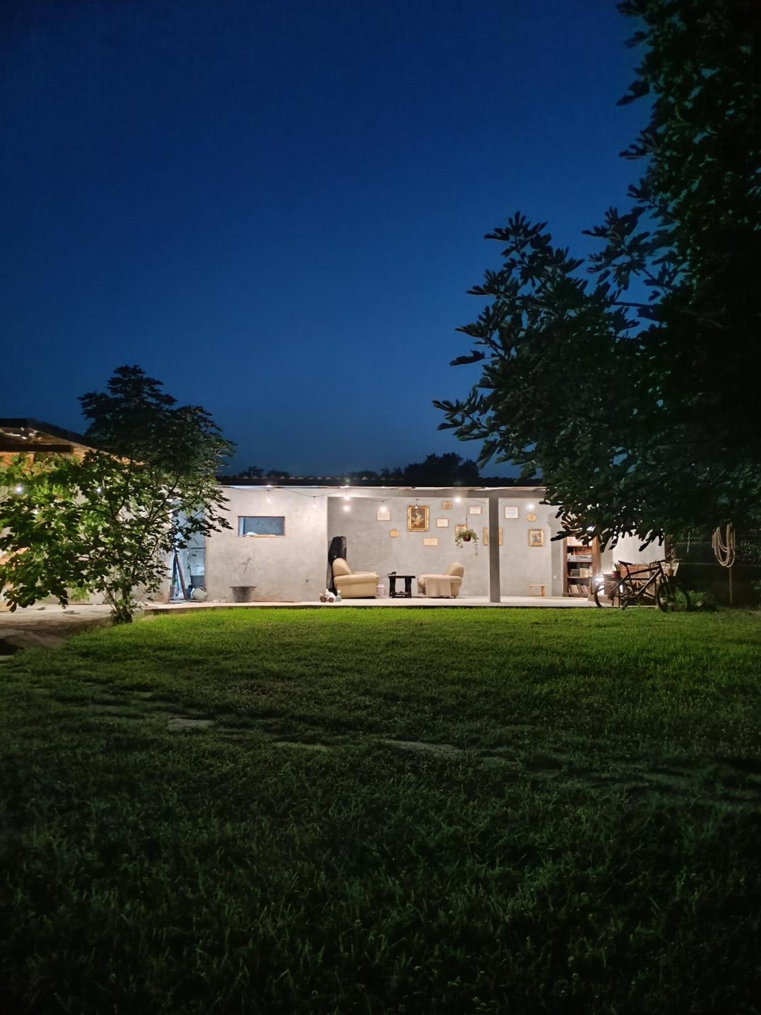 Balabani Local Stay Golubovci 外观 照片