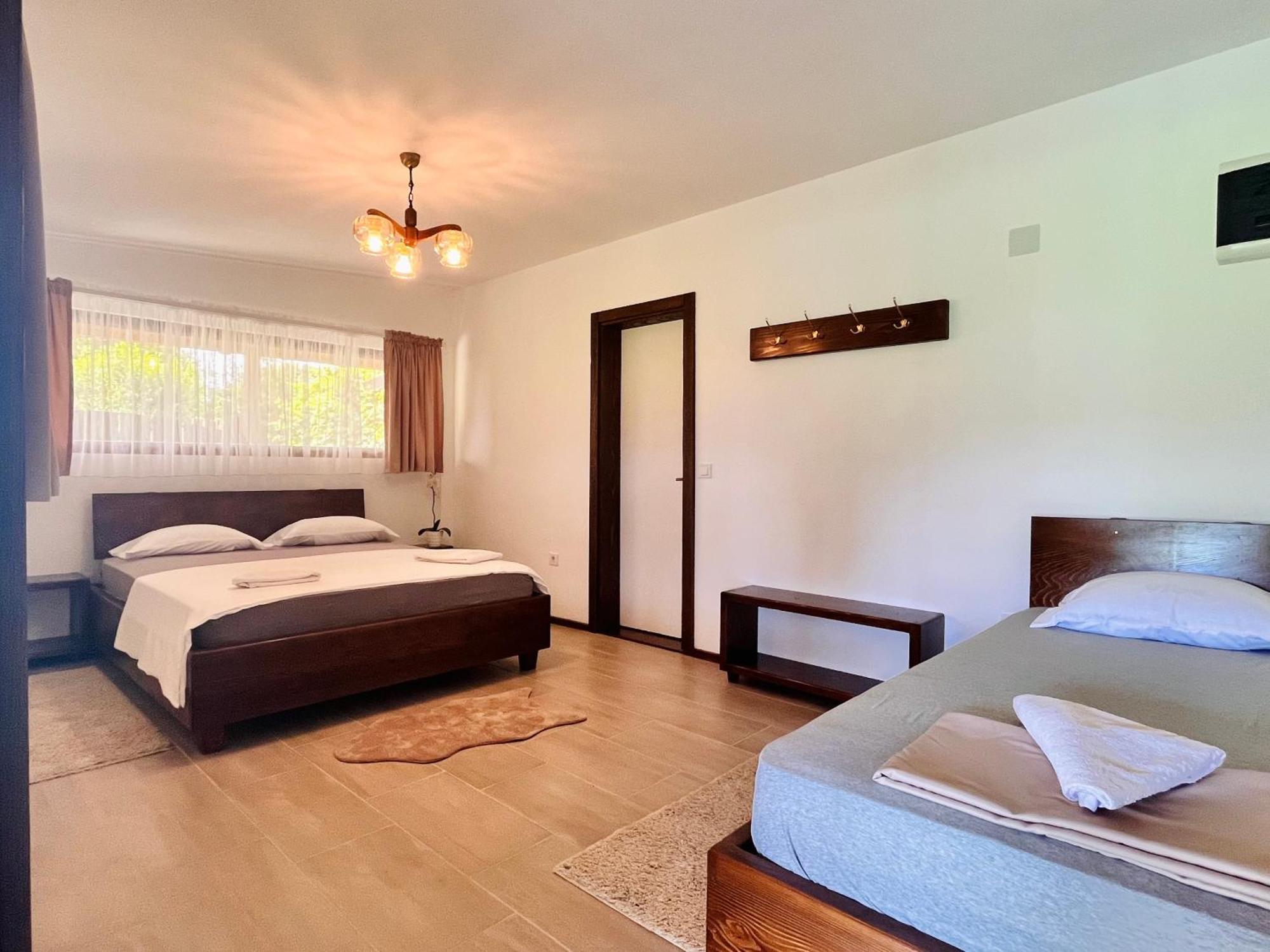Balabani Local Stay Golubovci 外观 照片