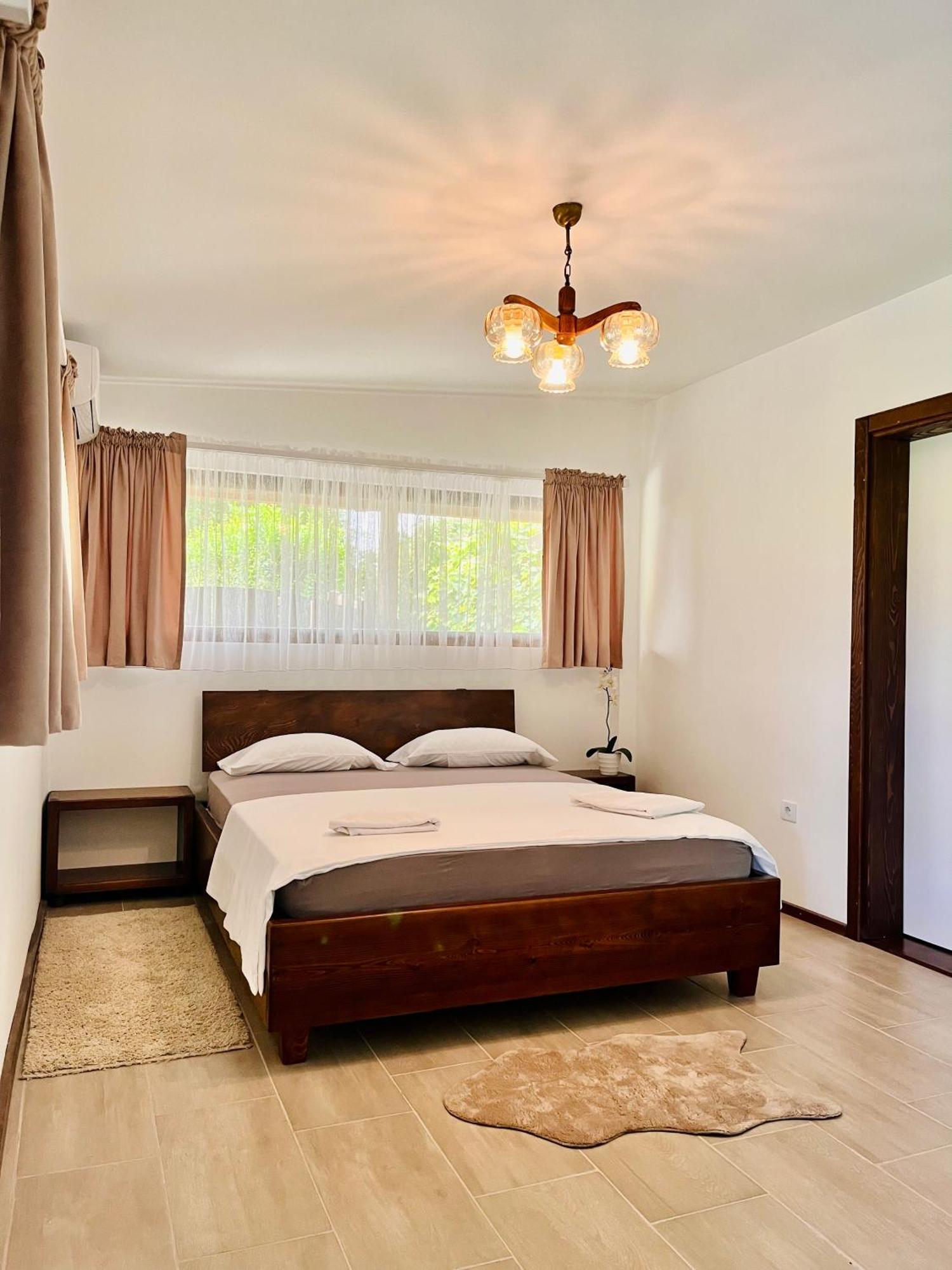 Balabani Local Stay Golubovci 外观 照片