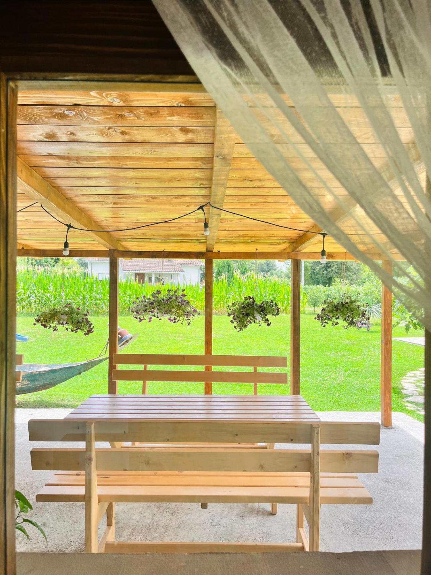 Balabani Local Stay Golubovci 外观 照片